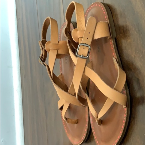 Lucky Brand tan sandals - Picture 2 of 3